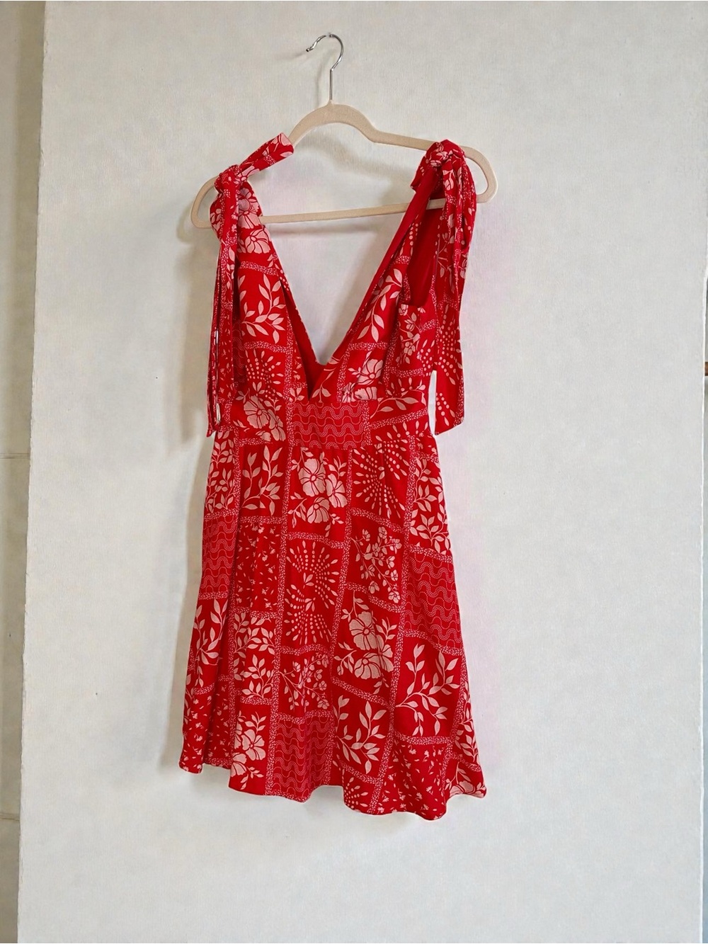 House of Harlow 1960 Red Floral Tie-Shoulder Dress